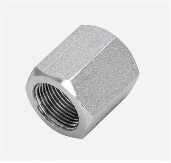 7N Straight NPT Female Coupling
